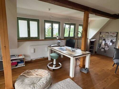 Behaglicher Arbeitsbereich– Homeoffice - 