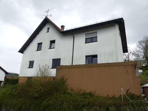 Straßenansicht - 6 Zimmer Mehrfamilienhaus, Wohnhaus in Jossgrund