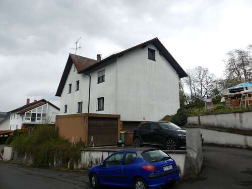 Zufahrt zur Garage und Stellflächen - Mehrfamilienhaus, Wohnhaus mit 180,00 m&sup2; in Jossgrund zum Kaufen