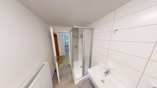 Bad mit Dusche - Das könnte Eurer neues Wohndomizil werden