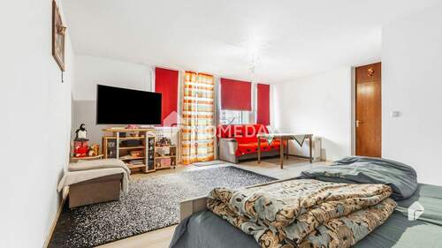 Wohnzimmer 3 - 1 Zimmer Etagenwohnung zum Kaufen in Nürnberg Stein