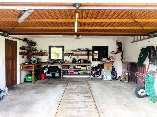 Doppelgarage mit Montagegrube - 
