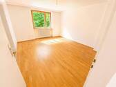 Wohnzimmer_01 - Frisch renovierte 2-Zimmer-Wohnung im begehrten Thelottviertel - nur 2 Minuten zum Hauptbahnhof