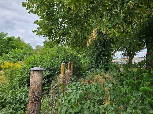 Seitlich vom Grundstück - Grundstück in Brandenburg an der Havel