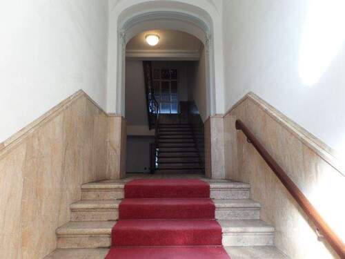 Treppenhaus - 1 Zimmer Büro zur Miete in Nürnberg