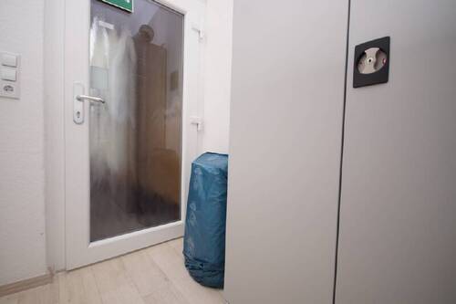 Mitarbeitereingang - 