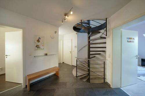 2.OG: Flur und Eingang - 