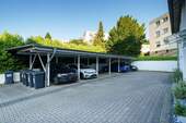 Hof mit Carports - 
