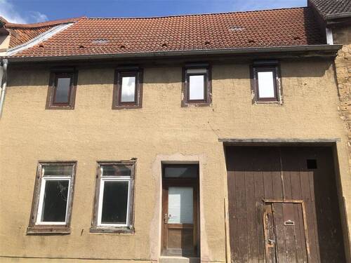 Hausansicht - Reihenhaus für Individualisten und Handwerker in Wiehe