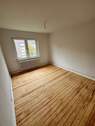 Wohnzimmer - Sanierte 2 Zimmer Wohnung bereit zum einziehen.