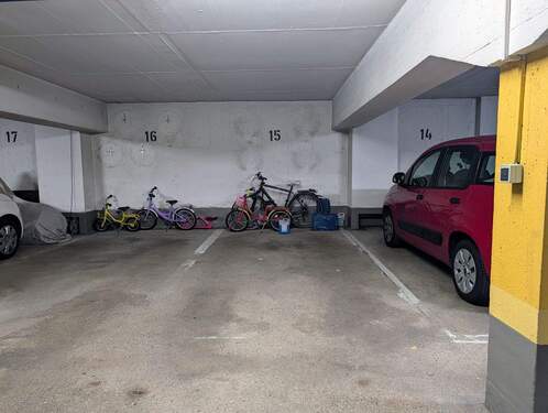 Tiefgaragenstellplatz - 