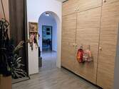 Flur mit Einbauschrank - 