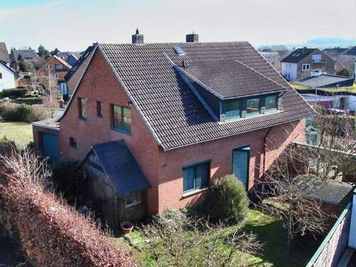 Vorderseite - 7 Zimmer Einfamilienhaus in Springe