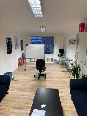 Mietfläche (Musterfoto) - Kleines Büro am Berliner Tor! MwSt-Frei & Provisionsfrei!