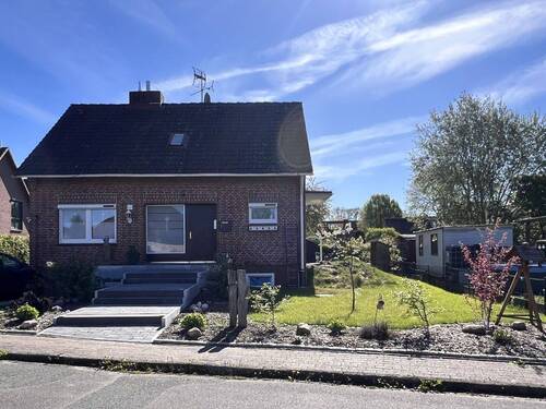 Titelbild - 5 Zimmer Einfamilienhaus zum Kaufen in Ahlerstedt
