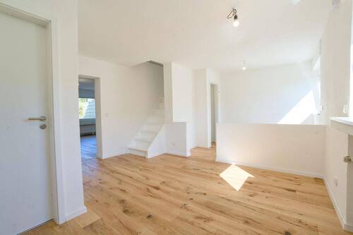 Diele mit Blick in die Küche - 