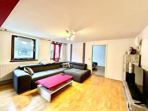 Wohnzimmer - OG - 1 Zimmer Mehrfamilienhaus, Wohnhaus zum Kaufen in Kenzingen