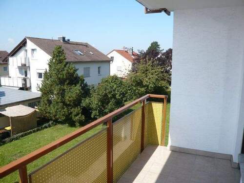 überdachter Balkon - 4 Zimmer Etagenwohnung in Künzell