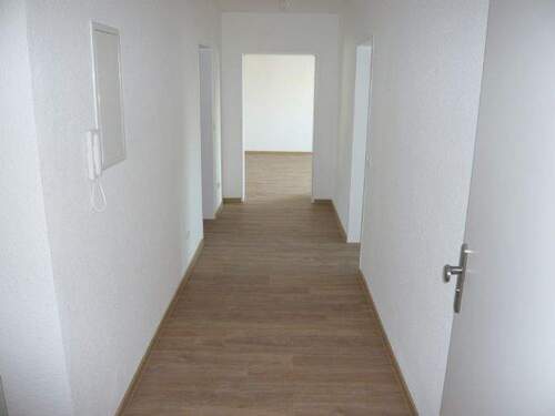 Flur - Etagenwohnung mit 96,00 m² in Künzell zur Miete