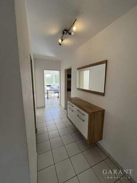 Flur - Etagenwohnung mit 76,00 m² in Fellbach zum Kaufen