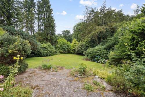 weitläufiger Garten - Grundstück in Hamburg / Sasel zum Kaufen