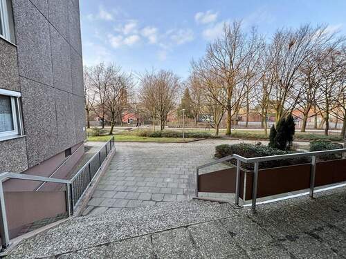 gepflegter Vorplatz - Etagenwohnung mit 72,00 m&sup2; in Hannover zum Kaufen