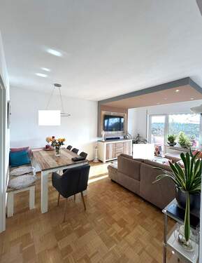 Ess- und Wohnbereich - 4 - Zimmer Wohnung mit Balkon in gefragter Lage