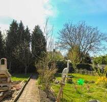 Zweifamilienhaus mit großzügigem Außenbereich und Garage in Alsdorf-Mariadorf