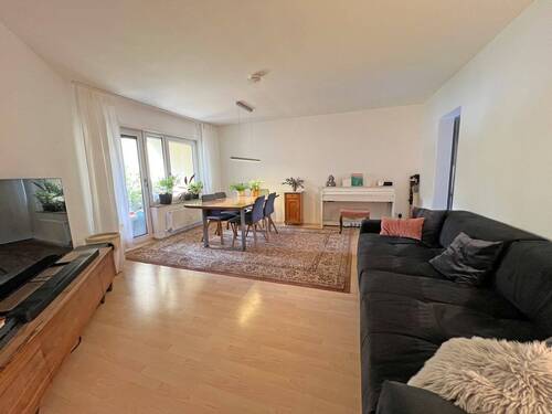 Wohnzimmer - 3 Zimmer Etagenwohnung in Weinheim
