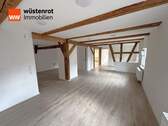 Wohn- und Esszimmer, mit Blick (links) in Küche - 3 Zimmer Etagenwohnung zur Miete in Engelthal
