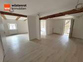 Küche, mit Blick in Wohnraum und Eingang - 3 Zimmer Etagenwohnung in Engelthal