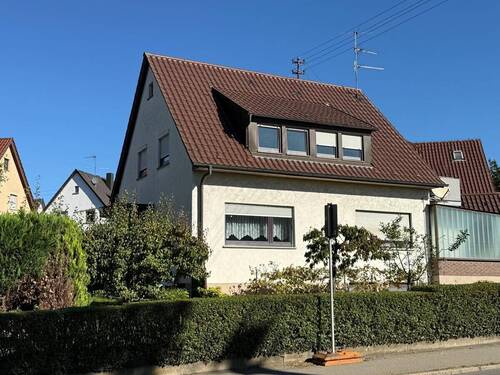 Außenbild - 6 Zimmer Einfamilienhaus in Böblingen / Dagersheim