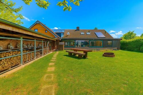 Großzügiges Grundstück - Einfamilienhaus mit 214,20 m&sup2; in Viersen zum Kaufen