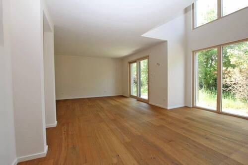 Wohnzimmer - Einfamilienhaus mit 176,00 m&sup2; in Stephanskirchen zum Kaufen