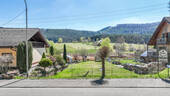 Straßenansicht mit Ausblick - 