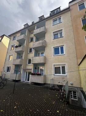 Hausansicht Rückseite .jpg - 2 Zimmer Mehrfamilienhaus, Wohnhaus zum Kaufen in Nürnberg