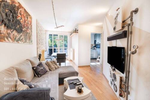 Wohnzimmer - 4 Zimmer Etagenwohnung zum Kaufen in München