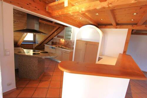 ... Küche mit Theke - Etagenwohnung mit 104,10 m² in Sindelsdorf zum Kaufen