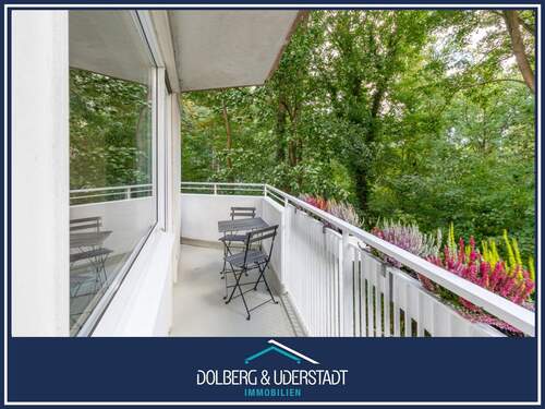 Titelbild - Helle 2-Zimmer-Eigentumswohnung im Sachsenwaldhochhaus mit Balkon und Blick ins Grüne