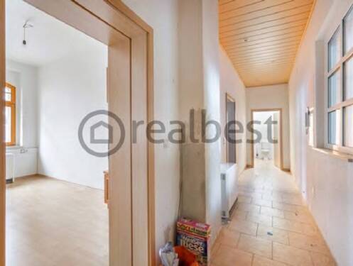 Flur - 1 Zimmer Mehrfamilienhaus, Wohnhaus zum Kaufen in Döbeln