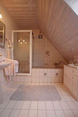 Voll- und Duschbad - Bild 1 - 