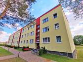 Außenansicht - * Zukunftsweisendes Mehrfamilienhaus: Modernes und energetisch saniertes Wohnen in Golzow *