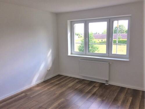 Beispiel Wohnung Schlafzimmer - 2 Zimmer Mehrfamilienhaus, Wohnhaus in Golzow