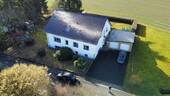 Großzügiges Zweifamilienhaus mit erneuertem Dach - 
