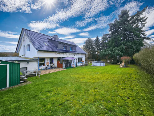 Schön eingewachsener Garten - 1 Zimmer Einfamilienhaus zum Kaufen in Weilrod