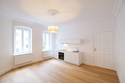 offene Küche - 2 Zimmer Etagenwohnung zum Kaufen in Berlin