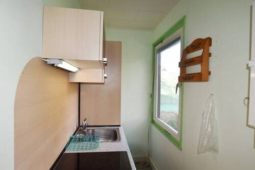 kleine Küche im Bungalow - 