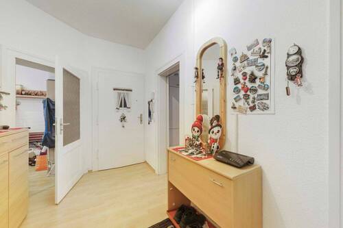 Flur - Etagenwohnung mit 81,40 m&sup2; in Leipzig zum Kaufen