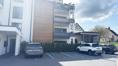 Stellplätze - 3 Zimmer Etagenwohnung zur Miete in Boden