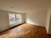 Wohnzimmer - 2,5 Zimmer Wohnung mit Blick ins Grüne.